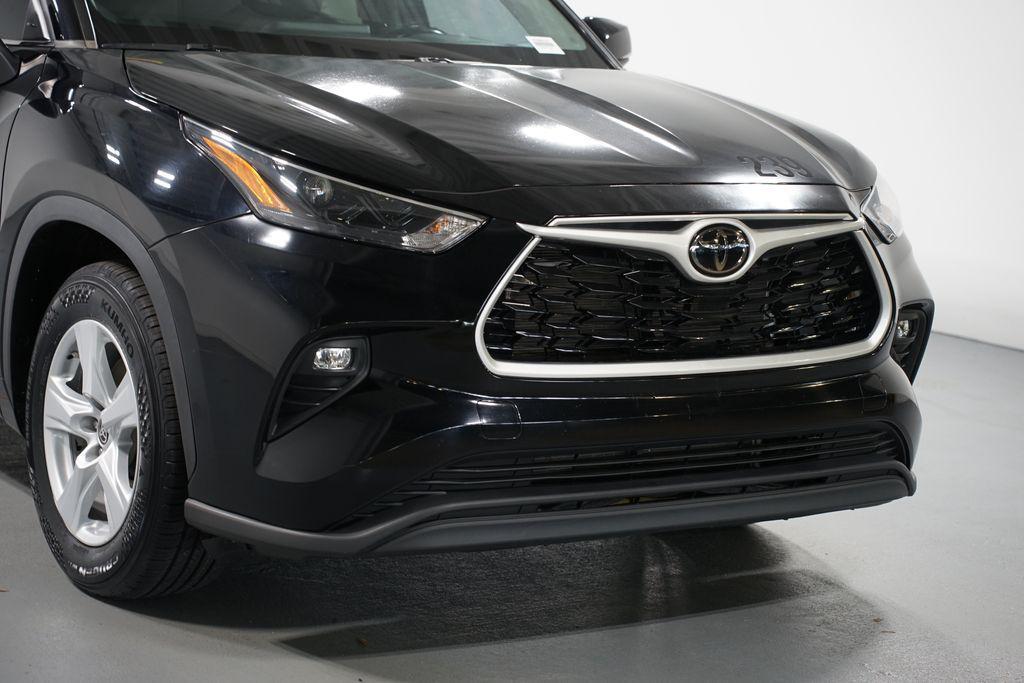 used 2024 Toyota Highlander car, priced at $29,980