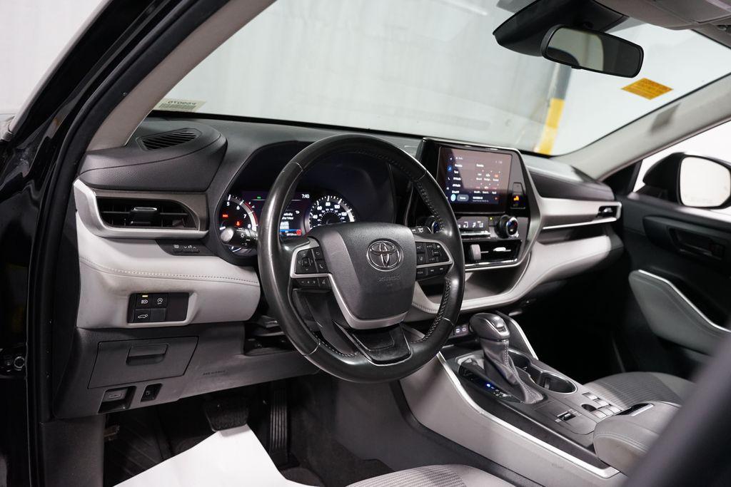 used 2024 Toyota Highlander car, priced at $29,980