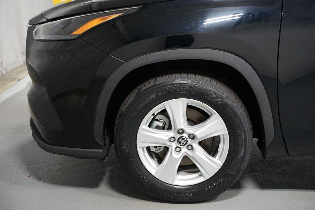 used 2024 Toyota Highlander car, priced at $29,980