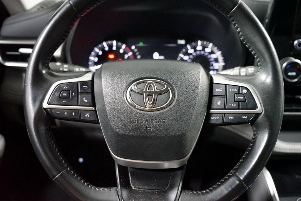 used 2024 Toyota Highlander car, priced at $29,980