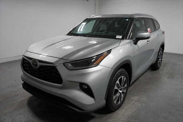 used 2021 Toyota Highlander car, priced at $36,580