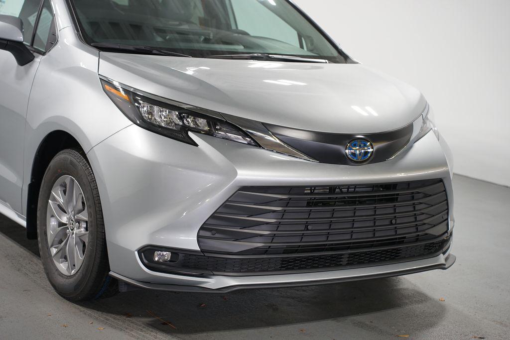 new 2025 Toyota Sienna car, priced at $49,593