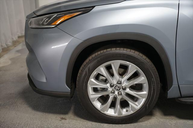 used 2020 Toyota Highlander car, priced at $32,680