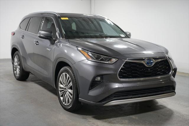 used 2021 Toyota Highlander Hybrid car, priced at $34,980