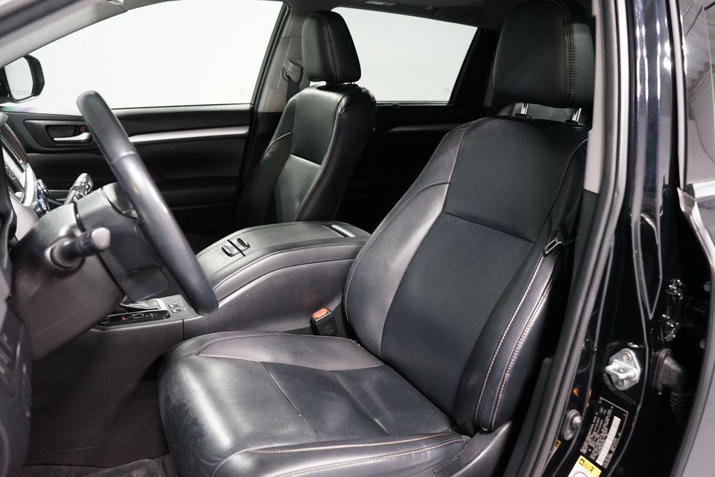 used 2019 Toyota Highlander car, priced at $24,980