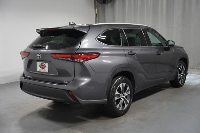 used 2022 Toyota Highlander car, priced at $31,980