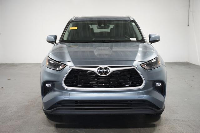 used 2023 Toyota Highlander car, priced at $35,480