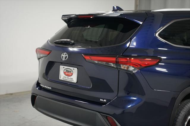 used 2022 Toyota Highlander car, priced at $32,980