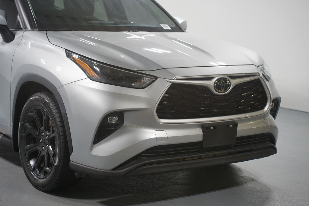 used 2024 Toyota Highlander car, priced at $38,480