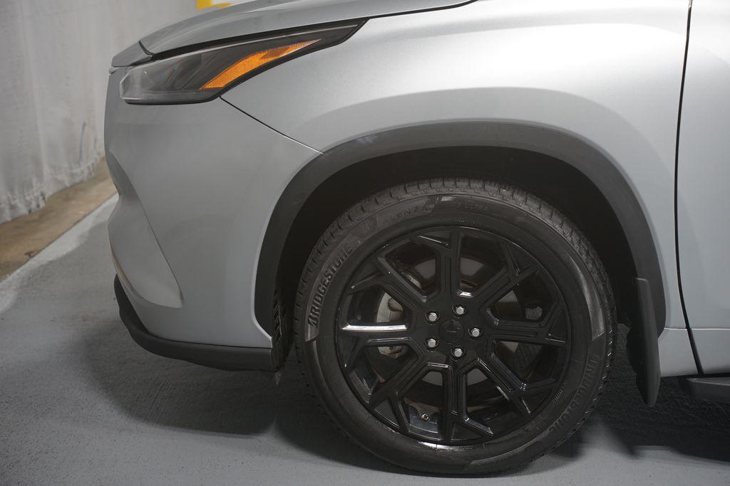 used 2024 Toyota Highlander car, priced at $38,480