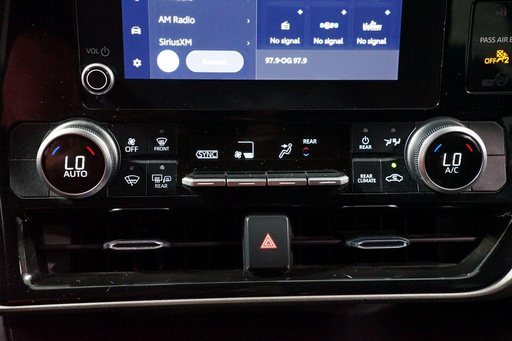 used 2024 Toyota Highlander car, priced at $38,480