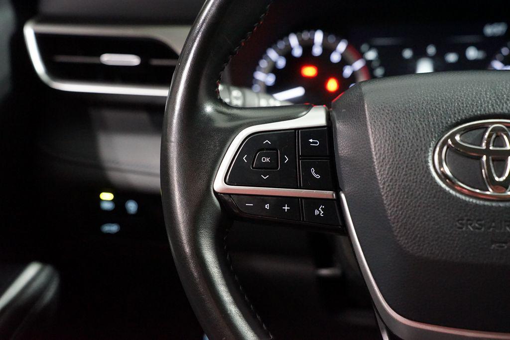 used 2024 Toyota Highlander car, priced at $38,480