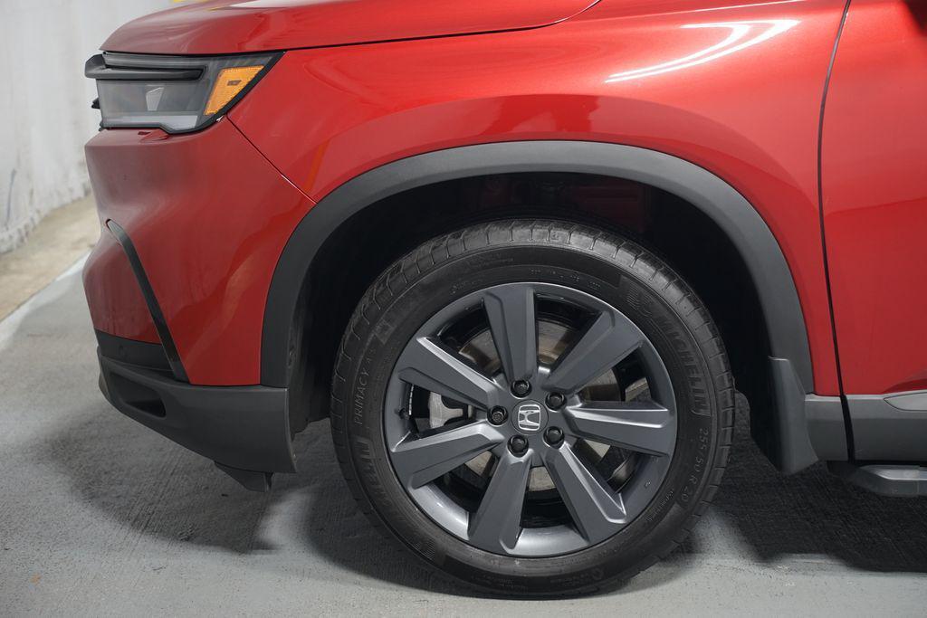 used 2025 Honda Pilot car, priced at $37,480
