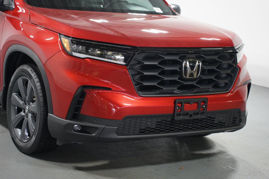 used 2025 Honda Pilot car, priced at $37,480