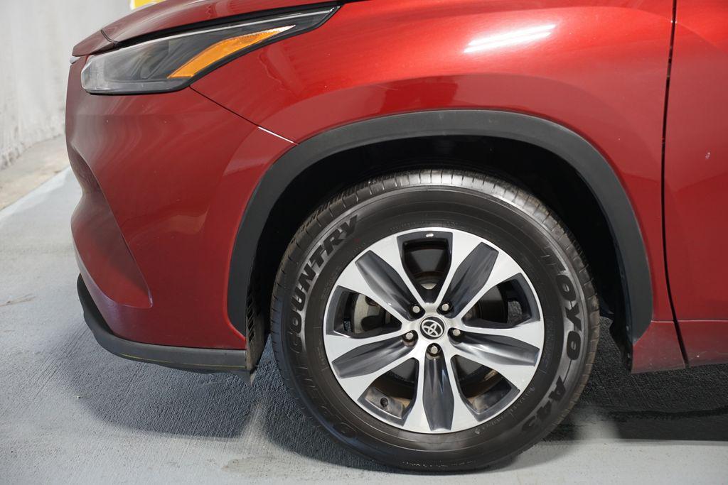 used 2022 Toyota Highlander car, priced at $29,980