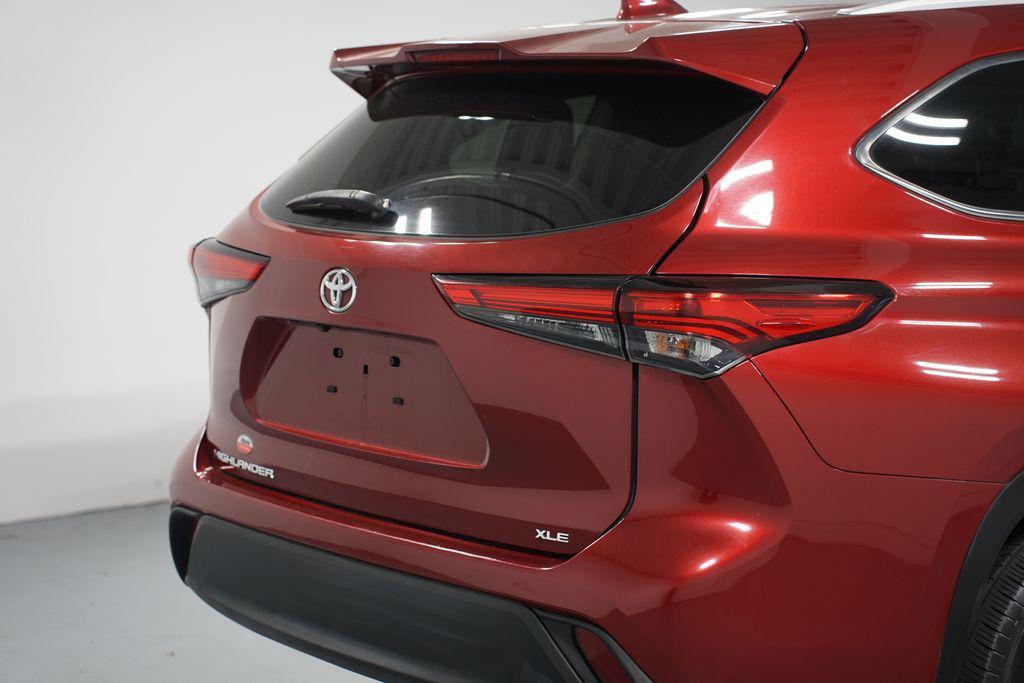 used 2022 Toyota Highlander car, priced at $29,980