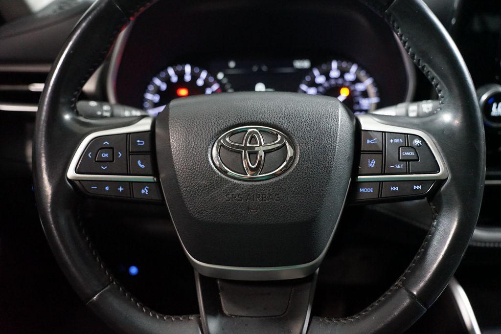 used 2022 Toyota Highlander car, priced at $29,980