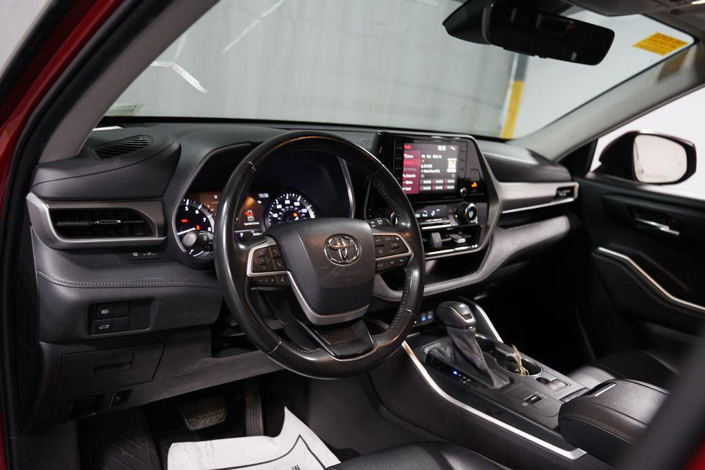 used 2022 Toyota Highlander car, priced at $29,980