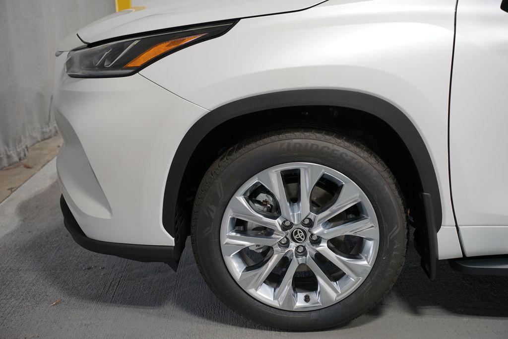 new 2026 Toyota Highlander car, priced at $54,005