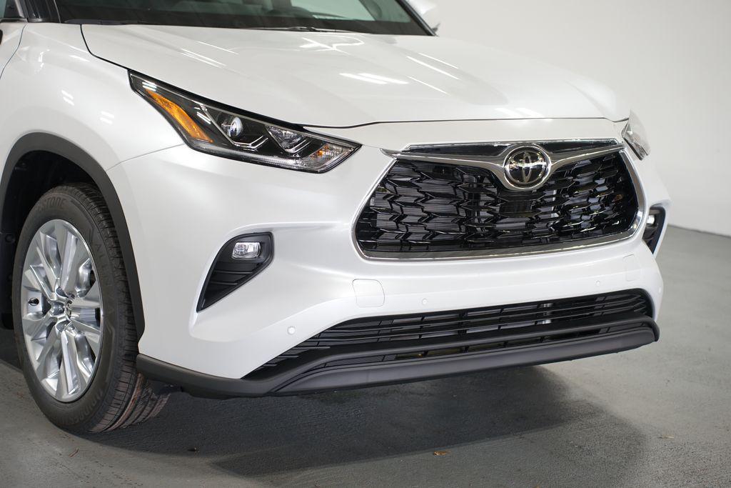 new 2026 Toyota Highlander car, priced at $54,005