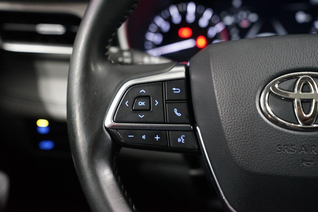 used 2020 Toyota Highlander car, priced at $22,980