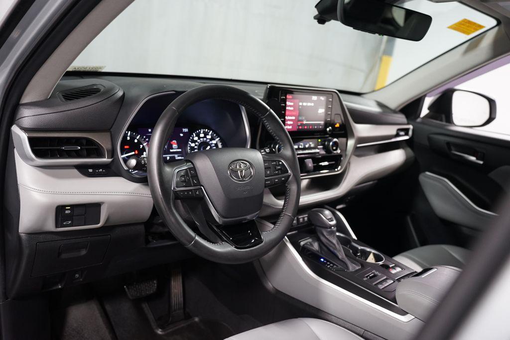 used 2020 Toyota Highlander car, priced at $22,980