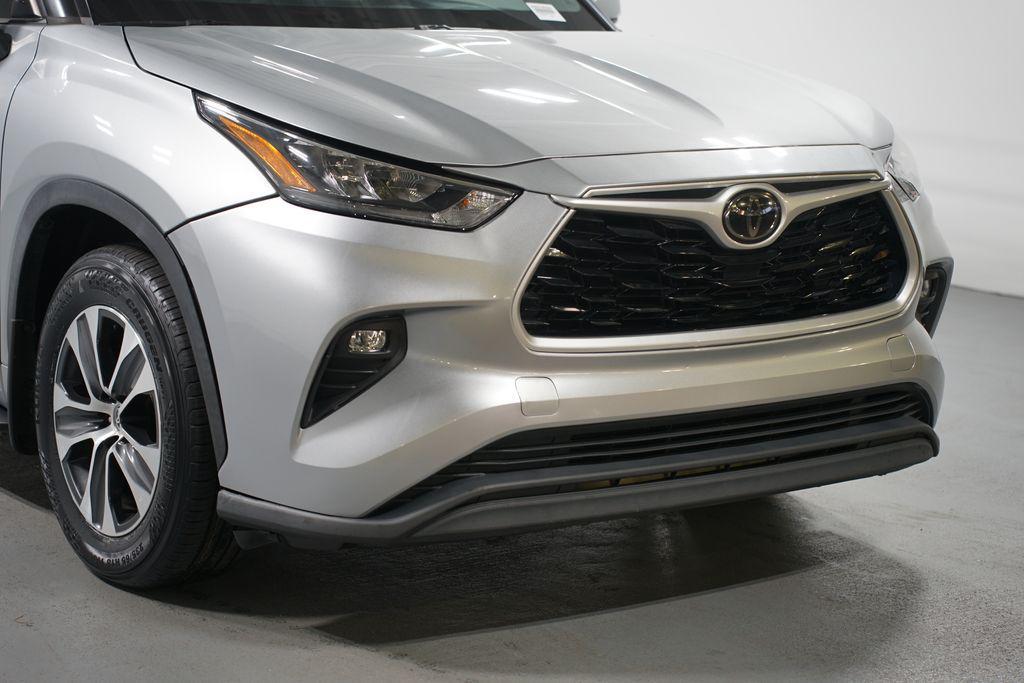 used 2020 Toyota Highlander car, priced at $22,980