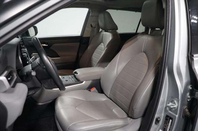used 2021 Toyota Highlander car, priced at $32,980