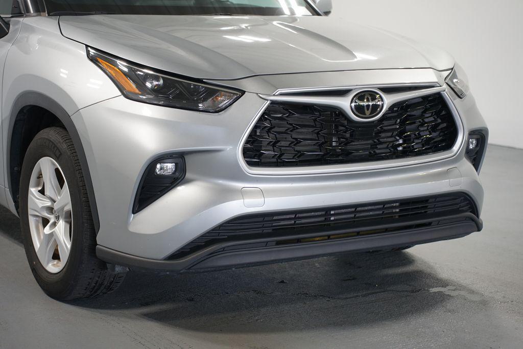 used 2023 Toyota Highlander car, priced at $33,980