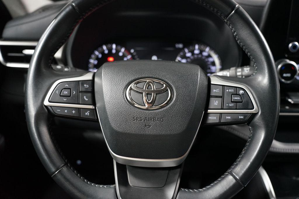 used 2023 Toyota Highlander car, priced at $31,880