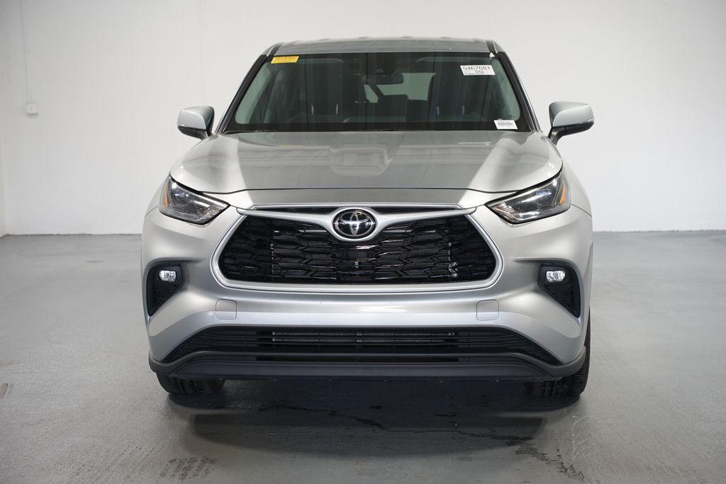 used 2023 Toyota Highlander car, priced at $33,980