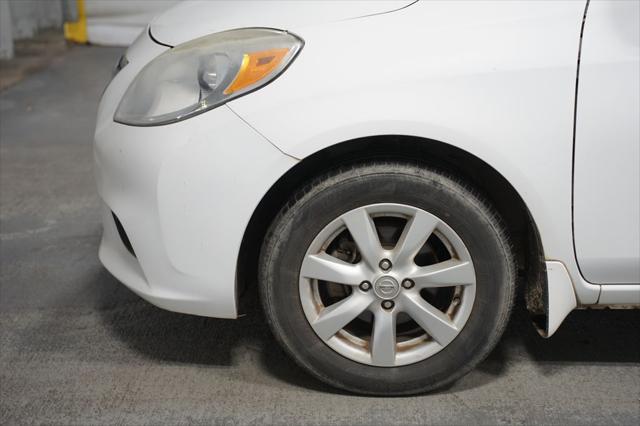 used 2012 Nissan Versa car