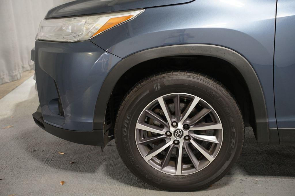 used 2019 Toyota Highlander car, priced at $20,480