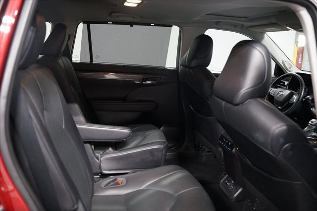 used 2021 Toyota Highlander car, priced at $32,480