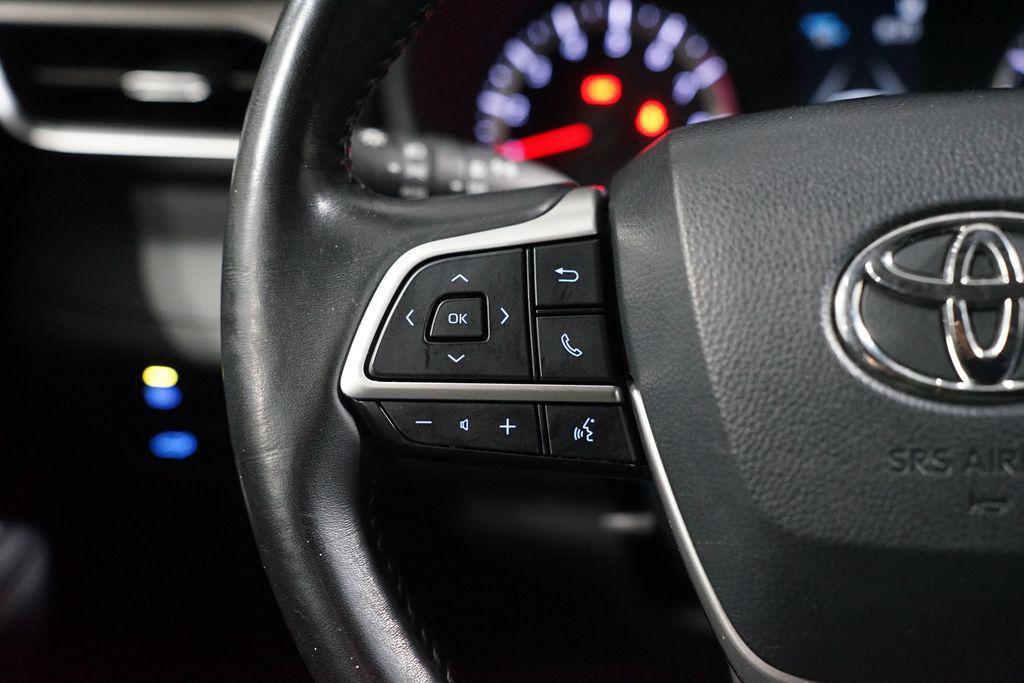 used 2022 Toyota Highlander car, priced at $28,980