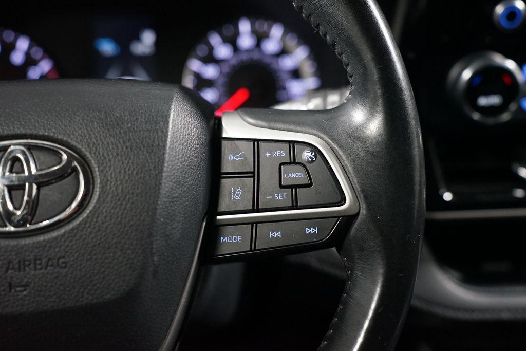 used 2022 Toyota Highlander car, priced at $28,980