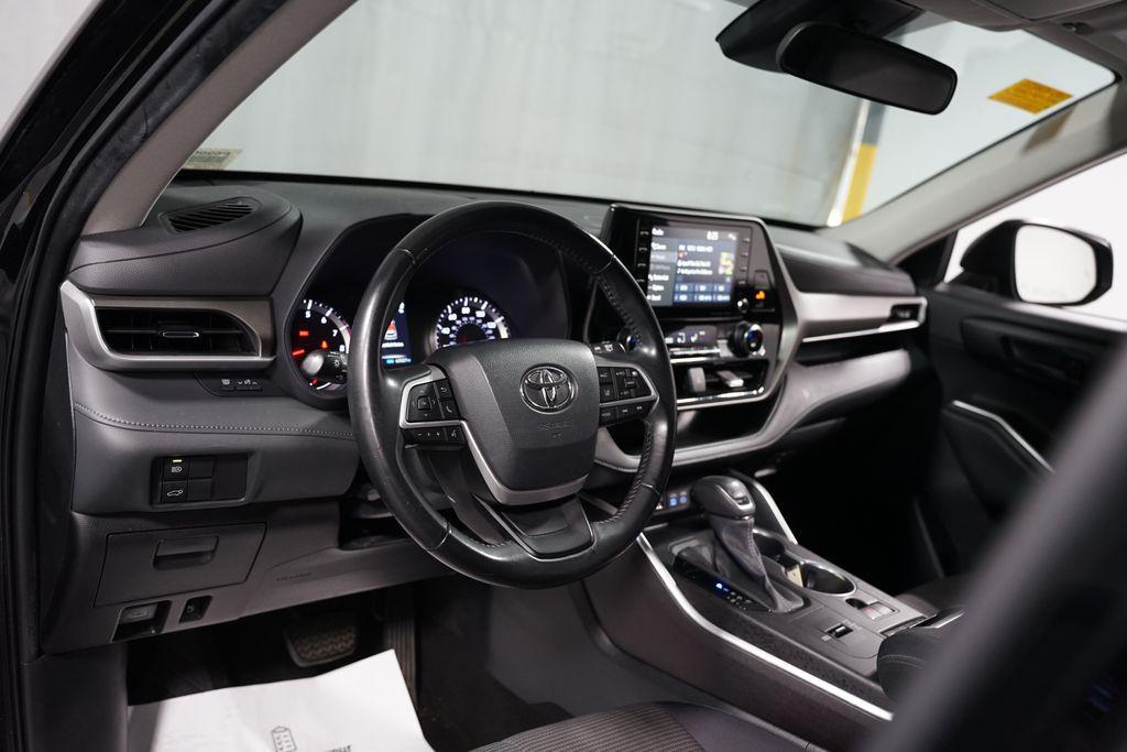 used 2022 Toyota Highlander car, priced at $28,980