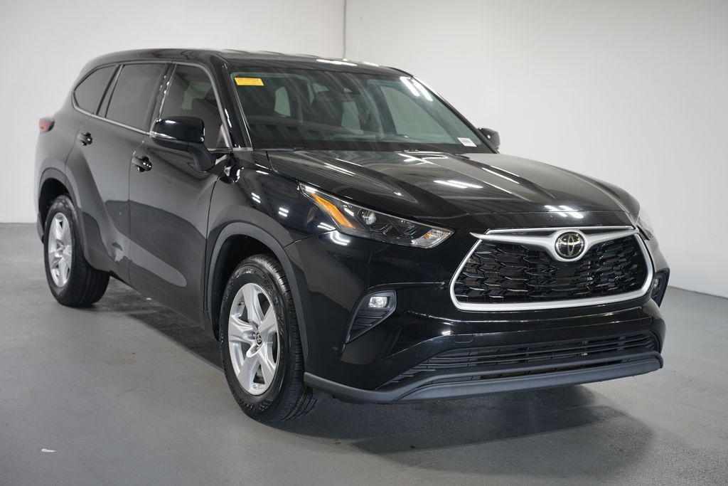 used 2022 Toyota Highlander car, priced at $28,980