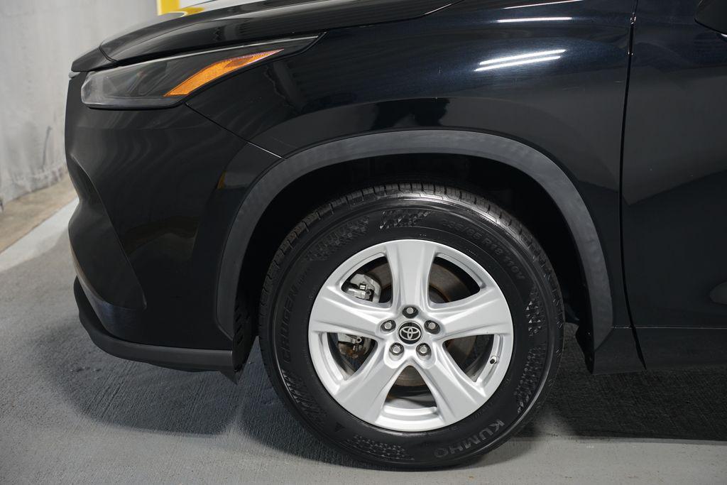 used 2022 Toyota Highlander car, priced at $28,980