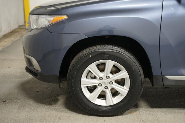 used 2012 Toyota Highlander car, priced at $13,680