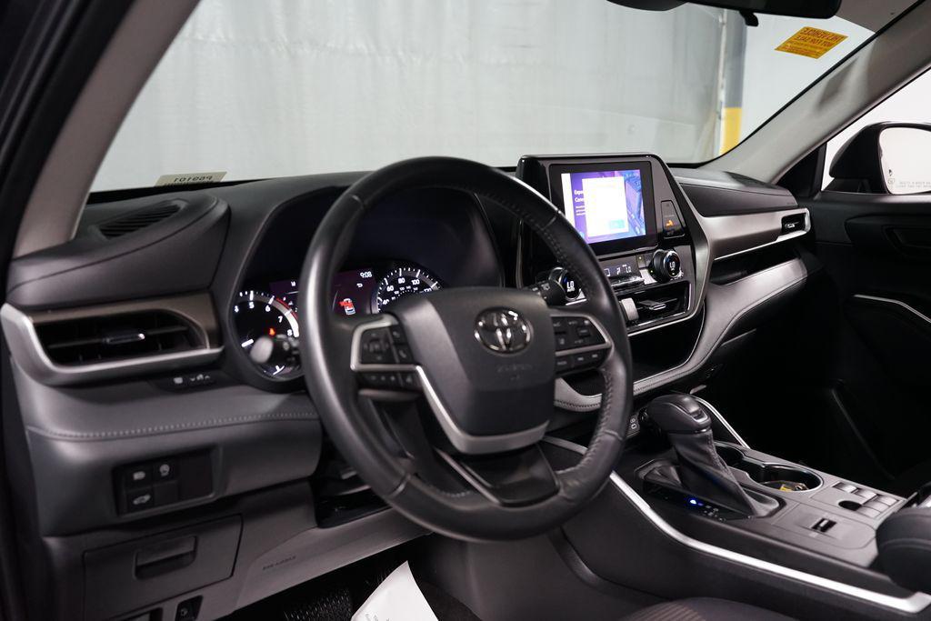 used 2023 Toyota Highlander car, priced at $33,980