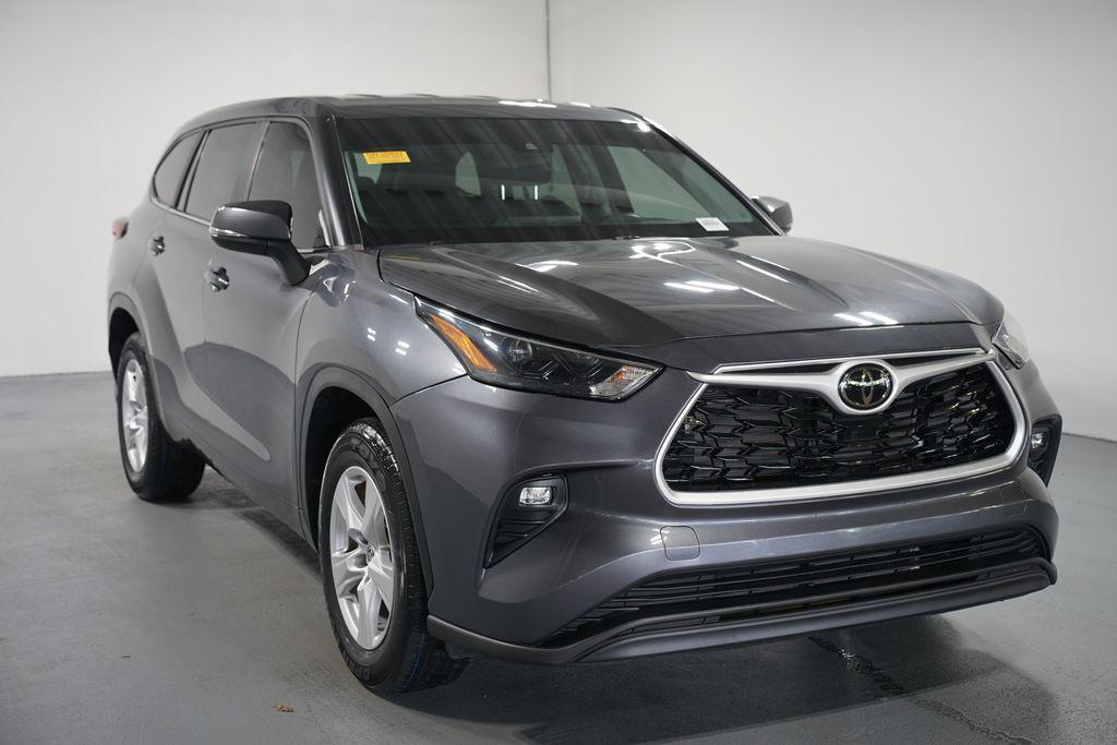 used 2023 Toyota Highlander car, priced at $33,980
