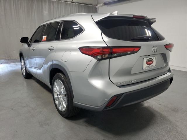 used 2020 Toyota Highlander car, priced at $31,880