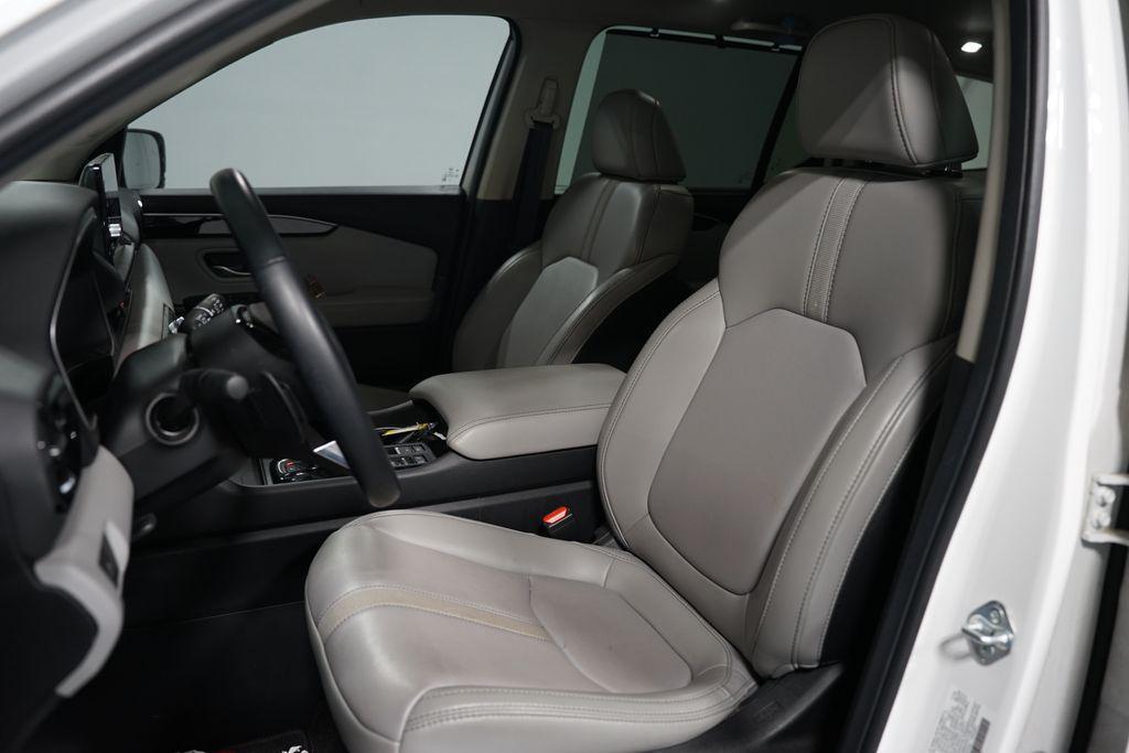 used 2025 Honda Pilot car, priced at $40,480