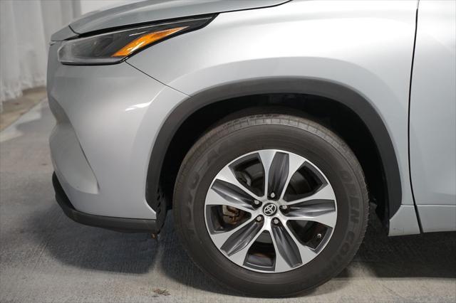 used 2021 Toyota Highlander Hybrid car, priced at $30,980