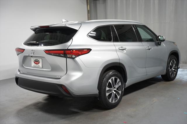 used 2022 Toyota Highlander car, priced at $31,980