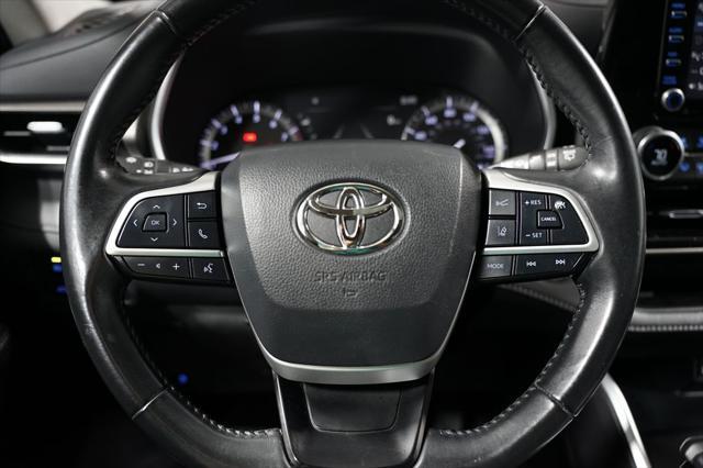 used 2022 Toyota Highlander car, priced at $31,980