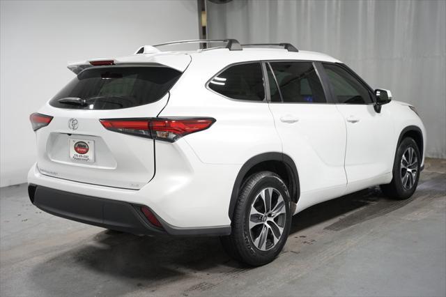 used 2023 Toyota Highlander car, priced at $35,480