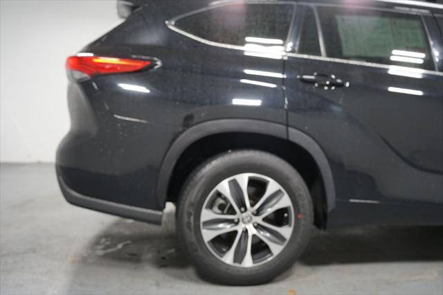 used 2021 Toyota Highlander car, priced at $33,480