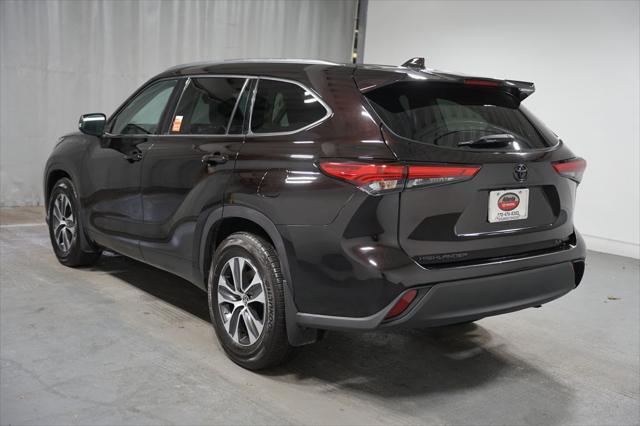 used 2021 Toyota Highlander car, priced at $30,980